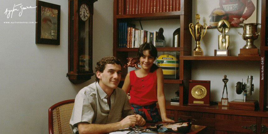 Ayrton e a sobrinha Bianca em sua casa em São Paulo 1986