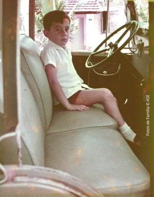 Mesmo muito pequeno Ayrton gostava de dirigir esse carro, em pequenas distâncias, é claro.
